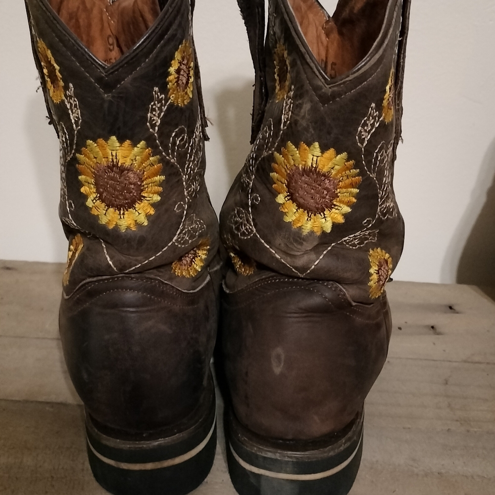 Brown Women's Sunflower Embroidered Ankle Boots - Picture 4 of 6